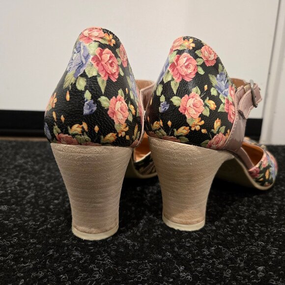 Gold Button Vintage Floral Print Leather Mary Janes - 38 - Picture 7 of 9